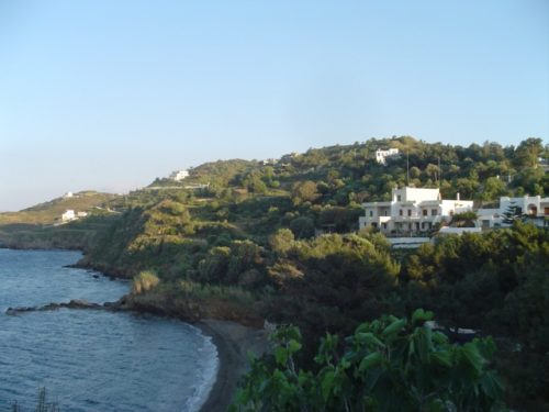 Vromolithos beach